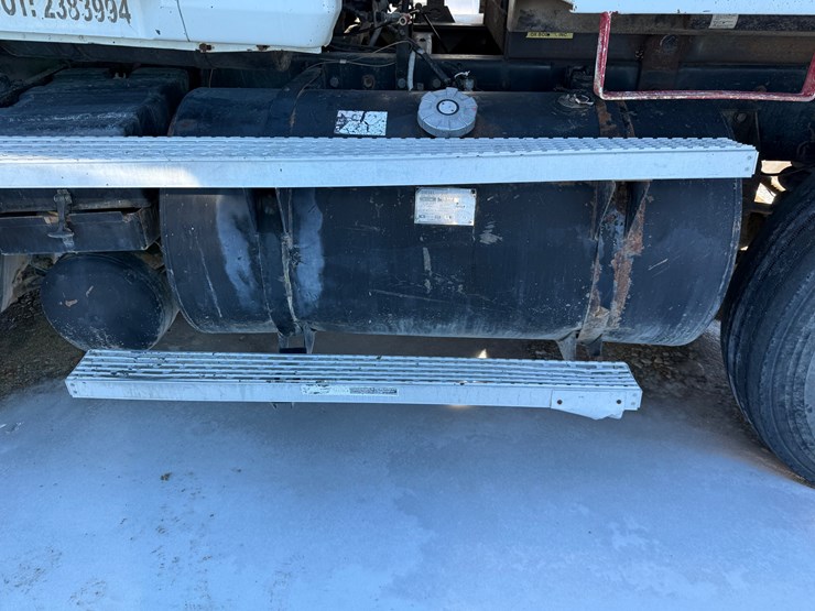 1996-mack-ch613-image-16