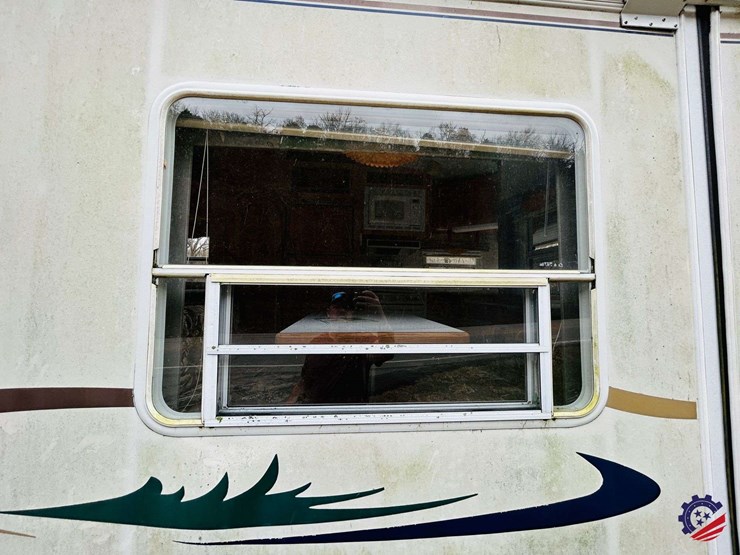 2003-forest-river-wildcat-28rk-t/a-camper-gooseneck-trailer-image-28