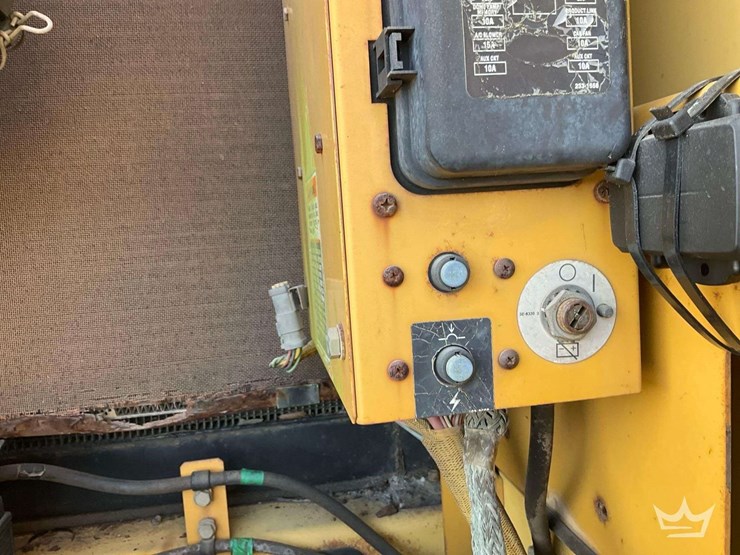 2005-caterpillar-325c-image-25