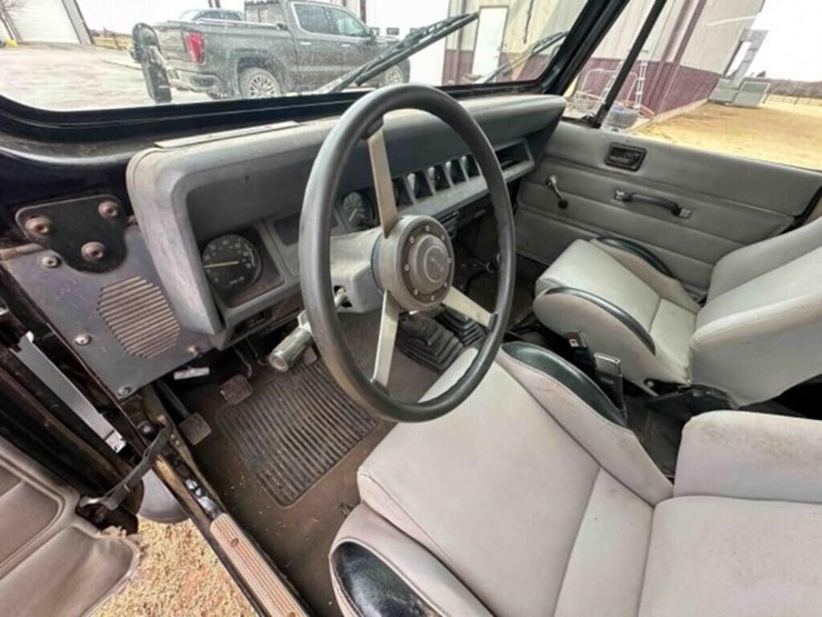 1989-jeep-wrangler-image-28