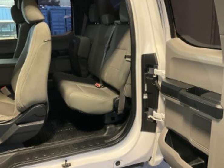 2017-ford-f550-image-27