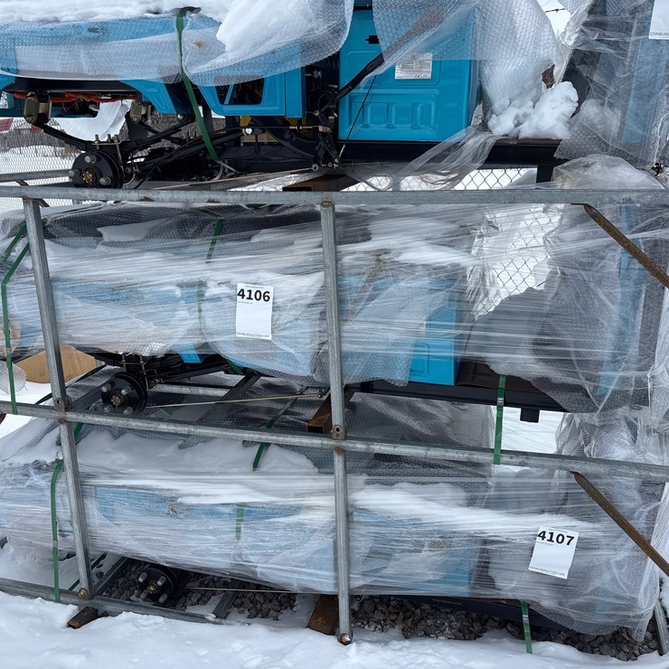 #4106 • NEW THREE WHEEL CART