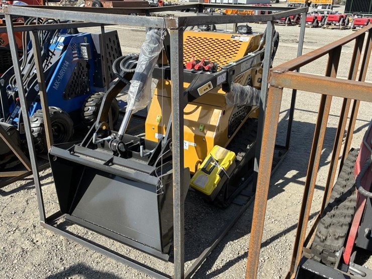 2026-agt-mx-mrt14-skid-steer-loader-image-1