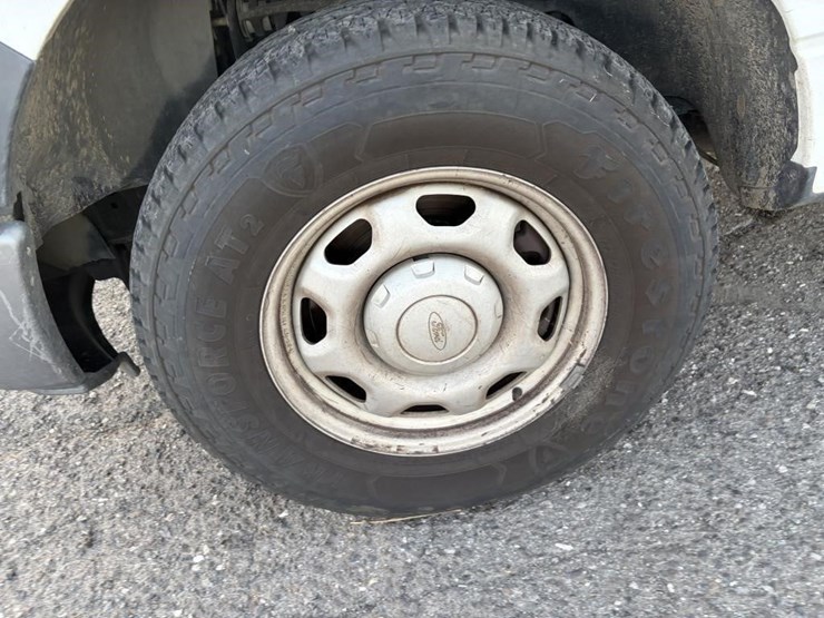 2013-ford-f150-xl-image-29