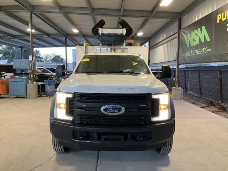 2017-ford-f550-image-3