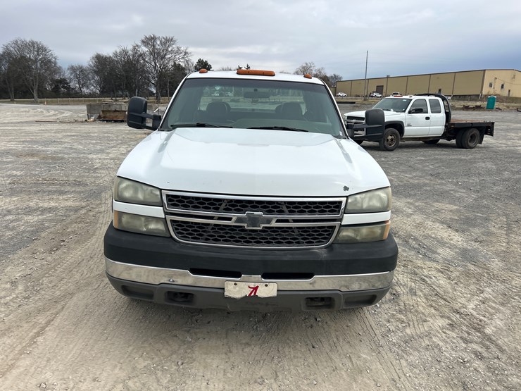2005-chevrolet-3500-image-6