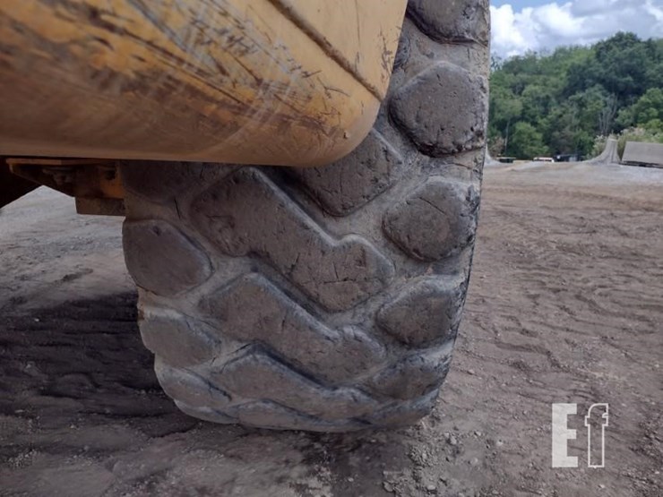 2003-volvo-a40d-image-16