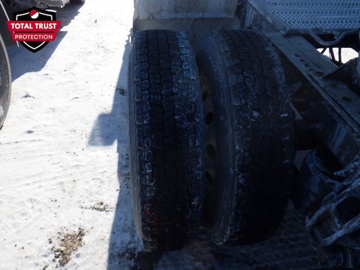 2019-peterbilt-579-image-14