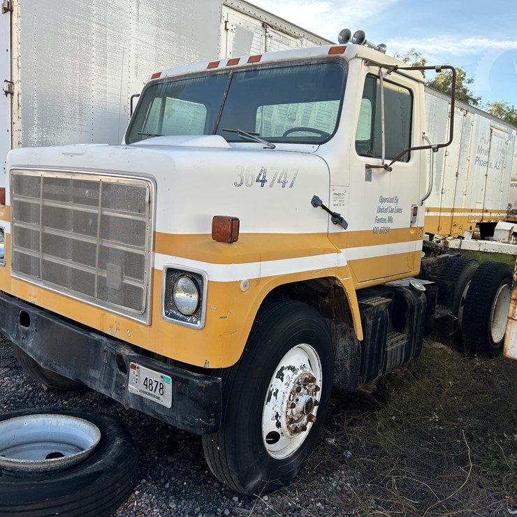 1984 INTERNATIONAL S2200