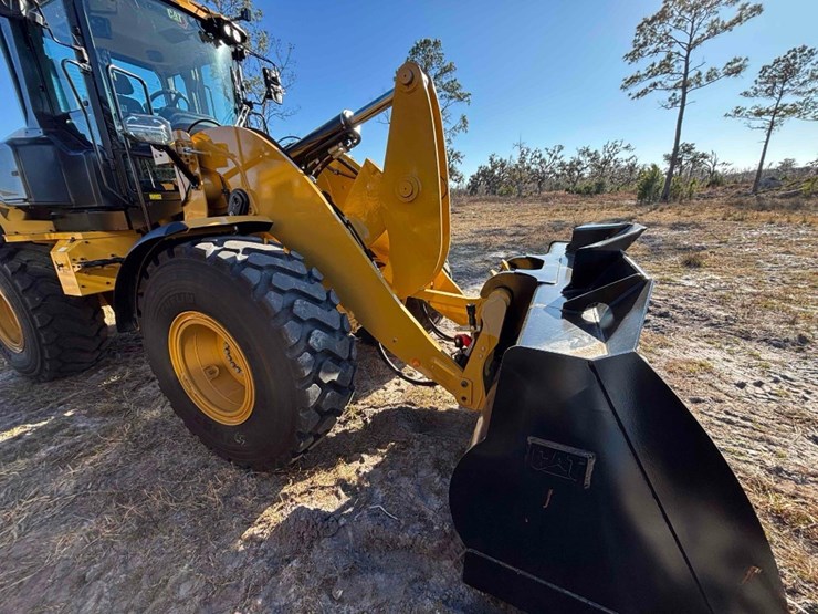 2025-caterpillar-930-image-6