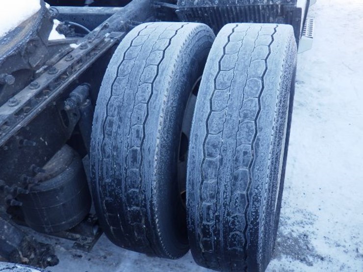 2018-volvo-vnl-300-image-7