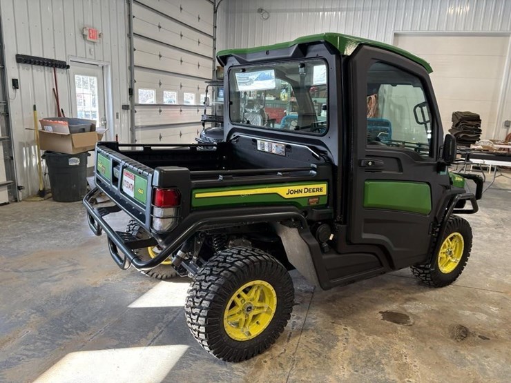 2024-john-deere-gator-image-3