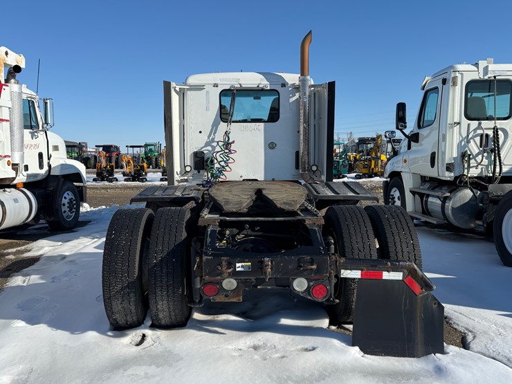 2016-peterbilt-579-image-5