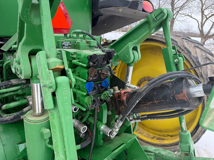 2015-john-deere-8370rt-image-14