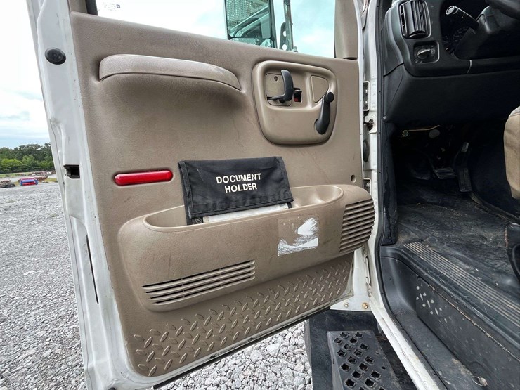 2005-gmc-c8-cable-placer-truck-image-79