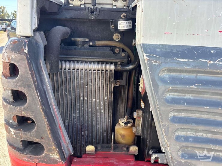 2014-takeuchi-tb228-image-5