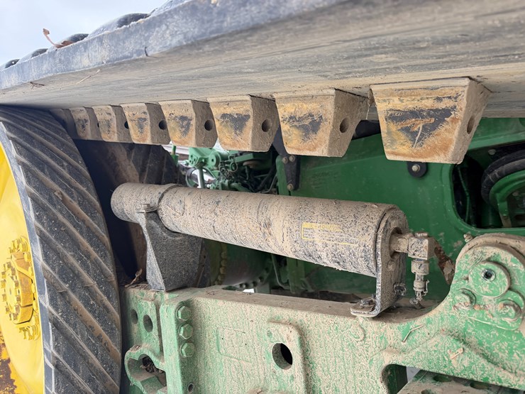 2015-john-deere-8370rt-image-38