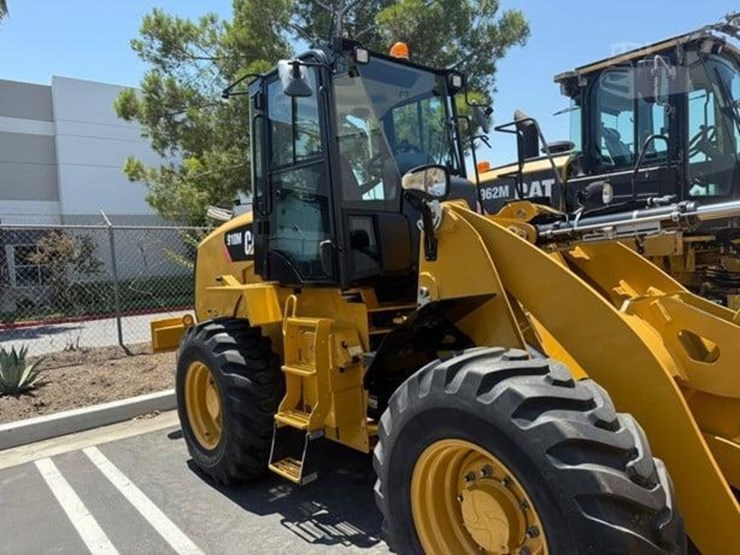 2018-caterpillar-910m-image-2