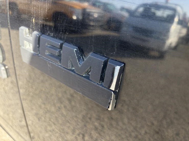 2015-dodge-ram-2500-image-32