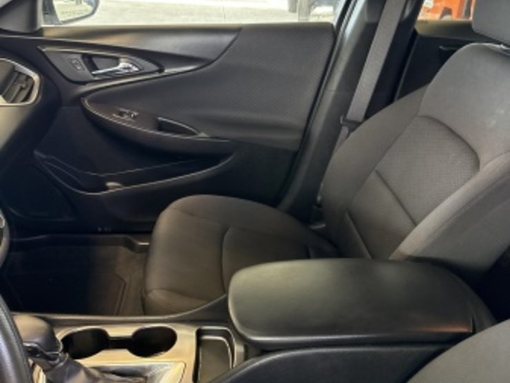 2021-chevrolet-malibu-ls-sdn-image-25