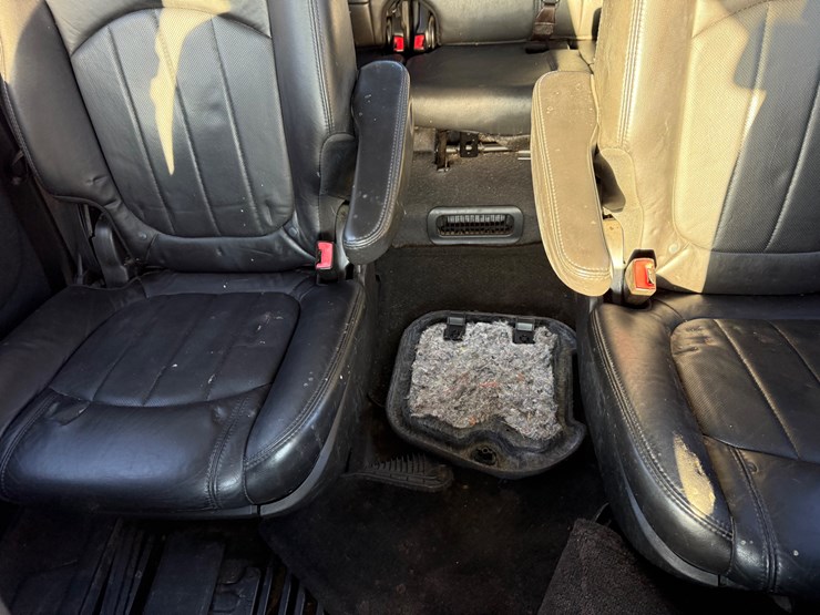 2012-buick-enclave-image-28