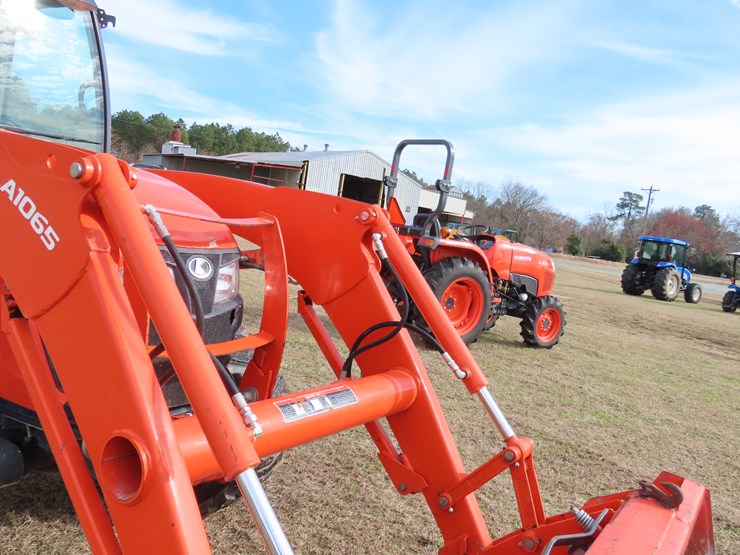 2022-kubota-mx5400-image-4