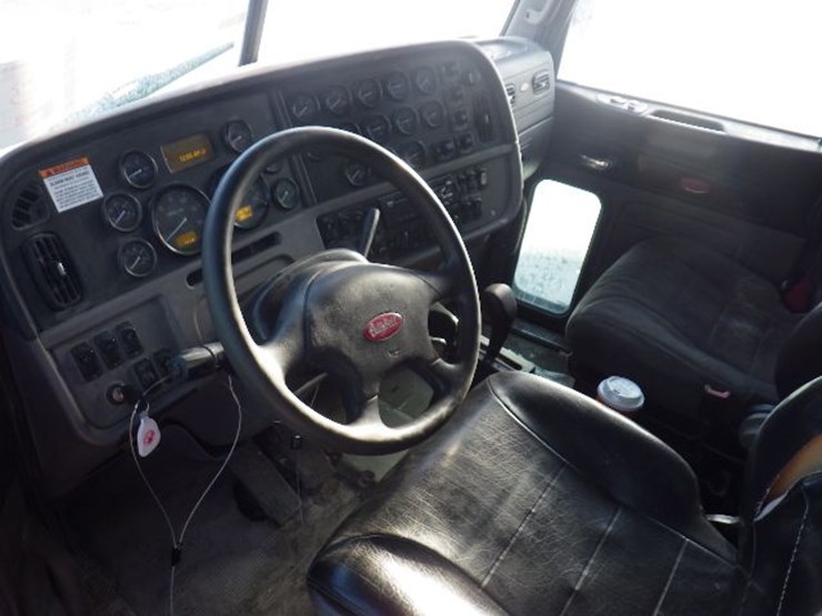 2014-peterbilt-386-image-17
