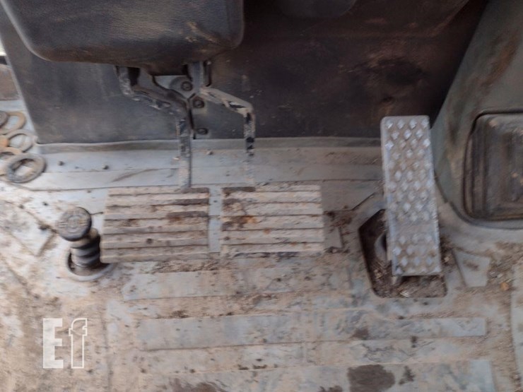 2005-caterpillar-420d-image-8