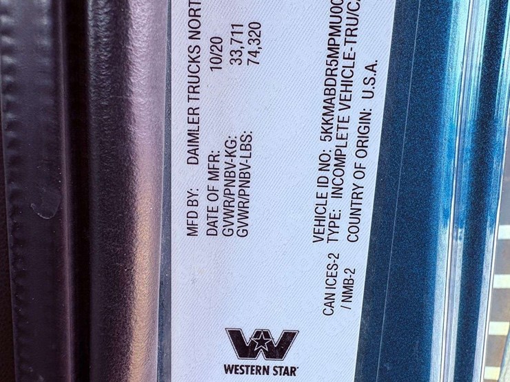 2021-western-star-4900ex-image-67