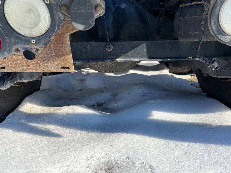 2016-peterbilt-579-image-8