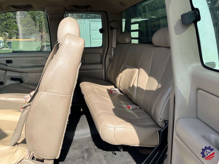 2002-chevrolet-silverado-3500-image-57