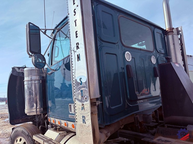 2021-western-star-4900ex-image-74