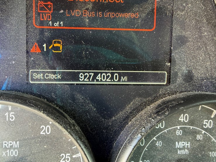 2016-peterbilt-579-image-43