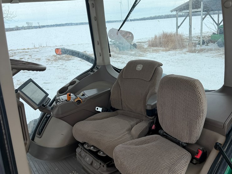 2015-john-deere-8370rt-image-21