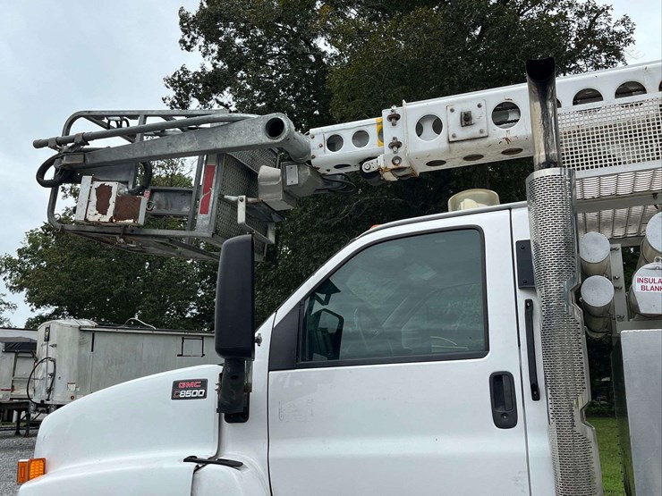 2005-gmc-c8-cable-placer-truck-image-24