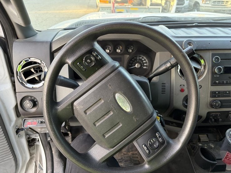 2011-ford-f550-image-13