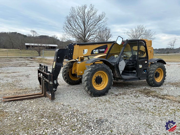 2019-caterpillar-tl642d-image-1