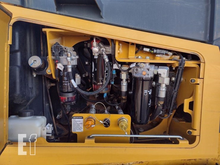 2021-deere-650k-lgp-image-42