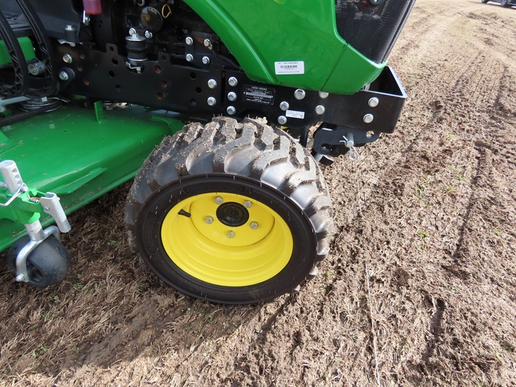 2025-john-deere-1025r-image-3