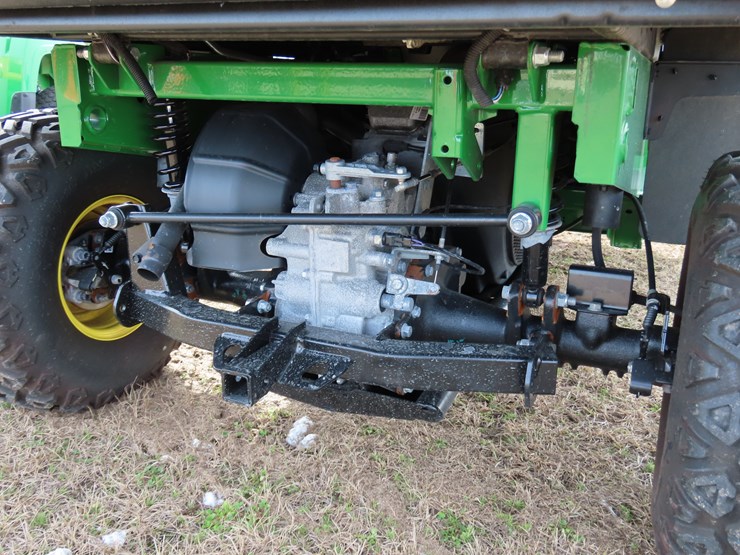 2024-john-deere-tx-4x2-image-8