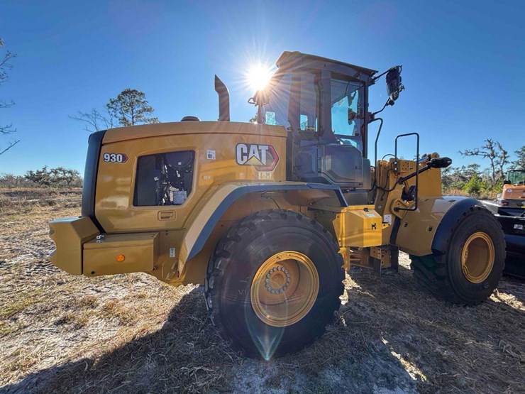 2025-caterpillar-930-image-5