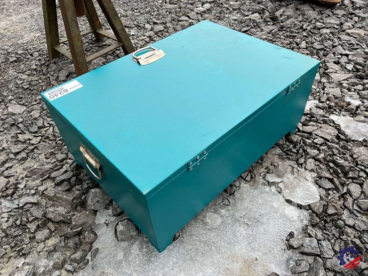 (12)-heavy-duty-ratchet-straps-w/-metal-storage-box-new-image-4