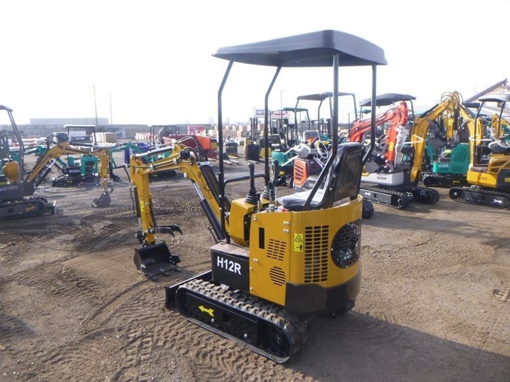 agt-h12r-hydraulic-excavator-image-4