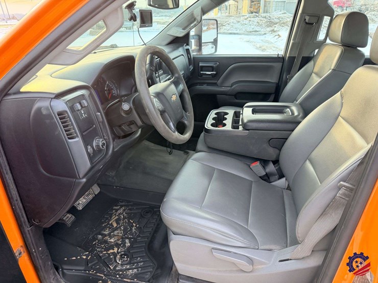 2015-chevrolet-silverado-3500hd-image-24