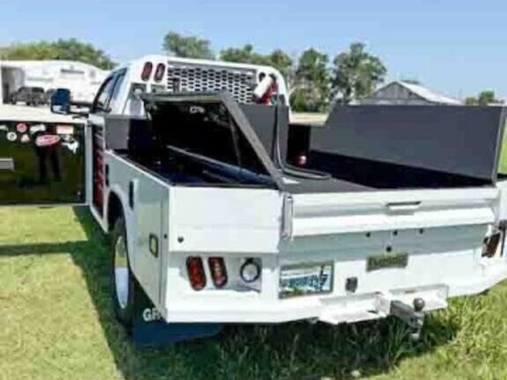 2022-ford-f550-xlt-image-6