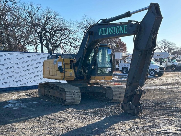 2013-deere-210g-image-2