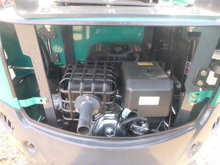 2025-agt-qk16r-hydraulic-excavator-image-24