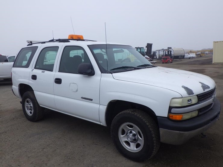 2002-chevrolet-tahoe-image-2