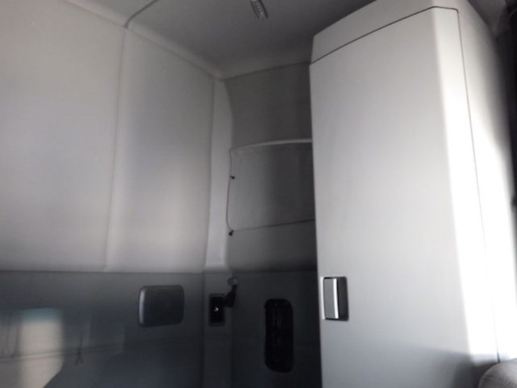 2020-kenworth-t680-image-5