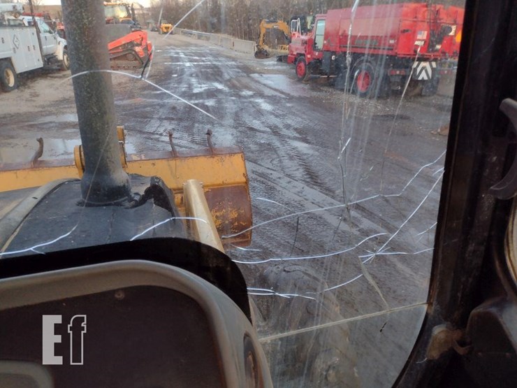 2005-caterpillar-420d-image-41